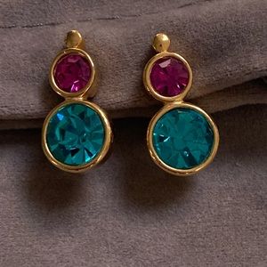 Vintage press on beautiful earrings